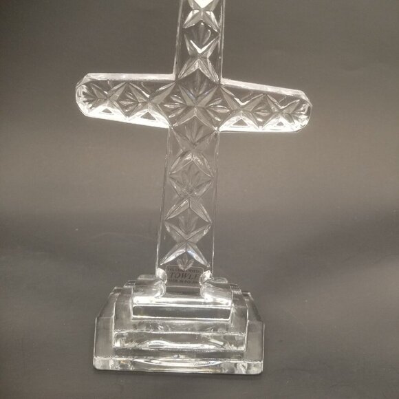 Towle Crystal Cross 24% Leaded Crystal Hand Cut Made in Poland 8.5" - Picture 3 of 8